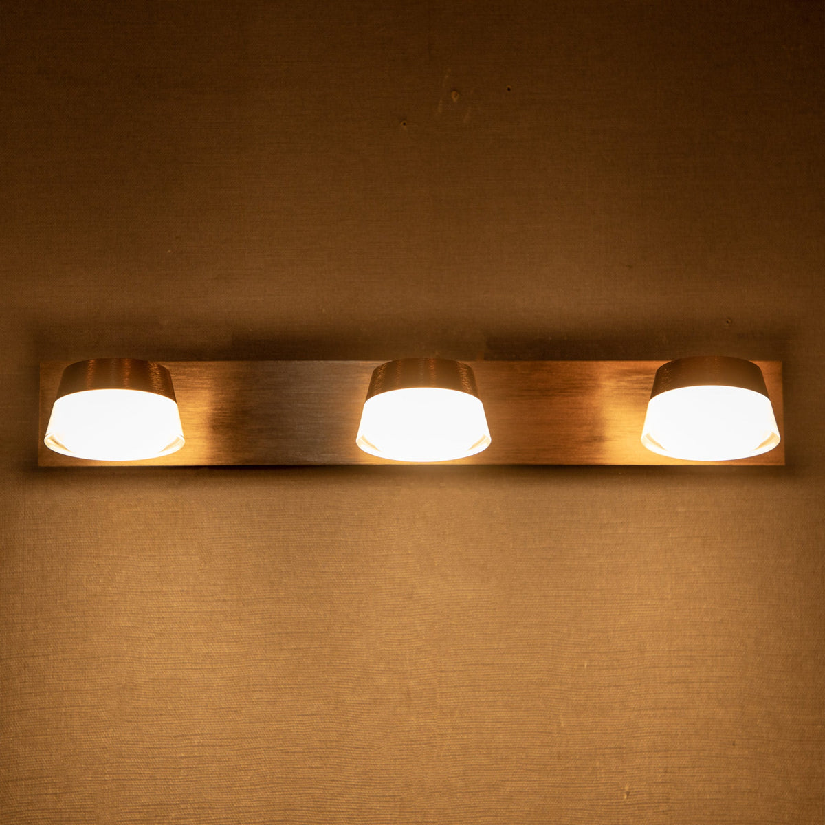 Buy Comet Triple LED Mirror Light online