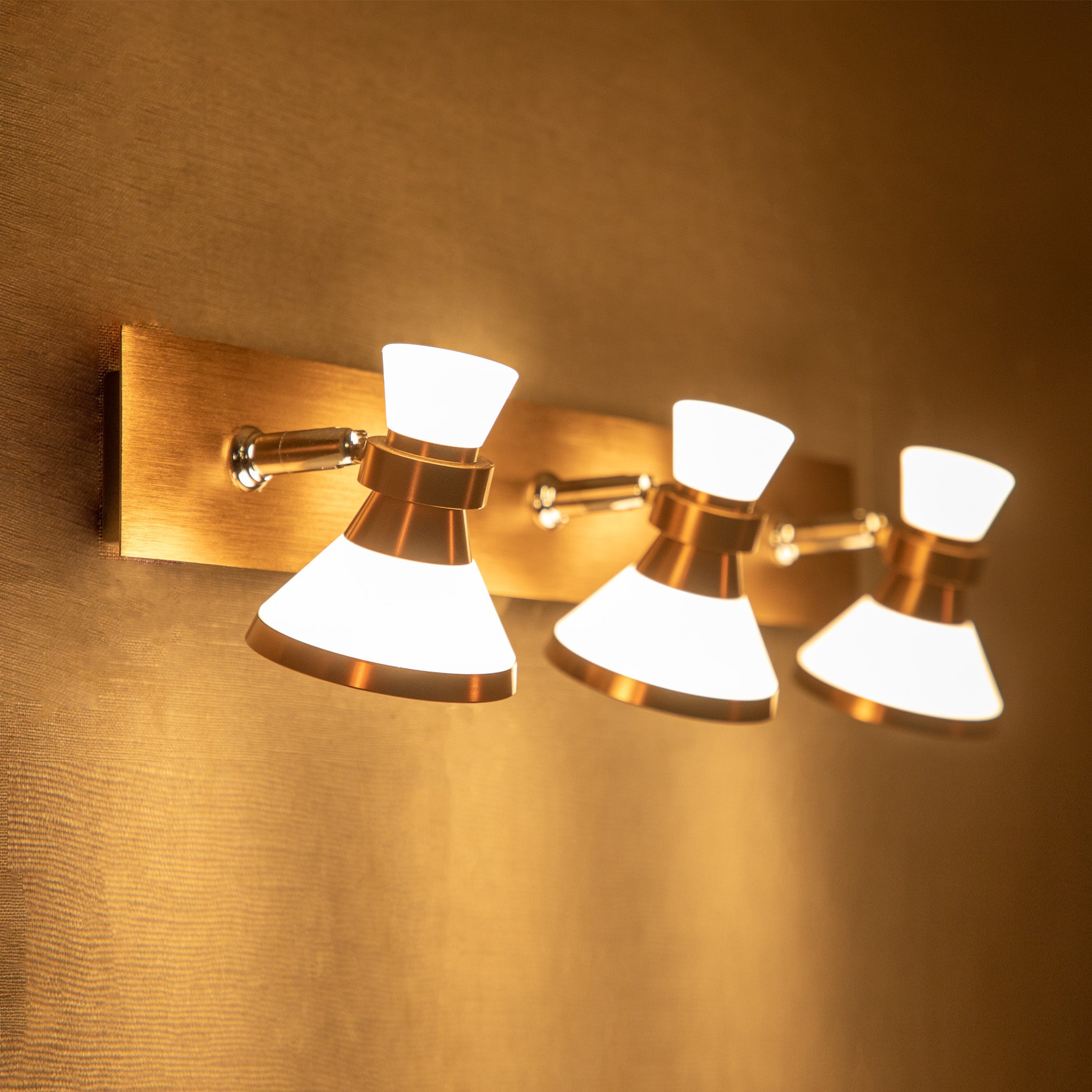 Buy Bathroom Vanity Led Mirror Lights in India | LightsAndLiving