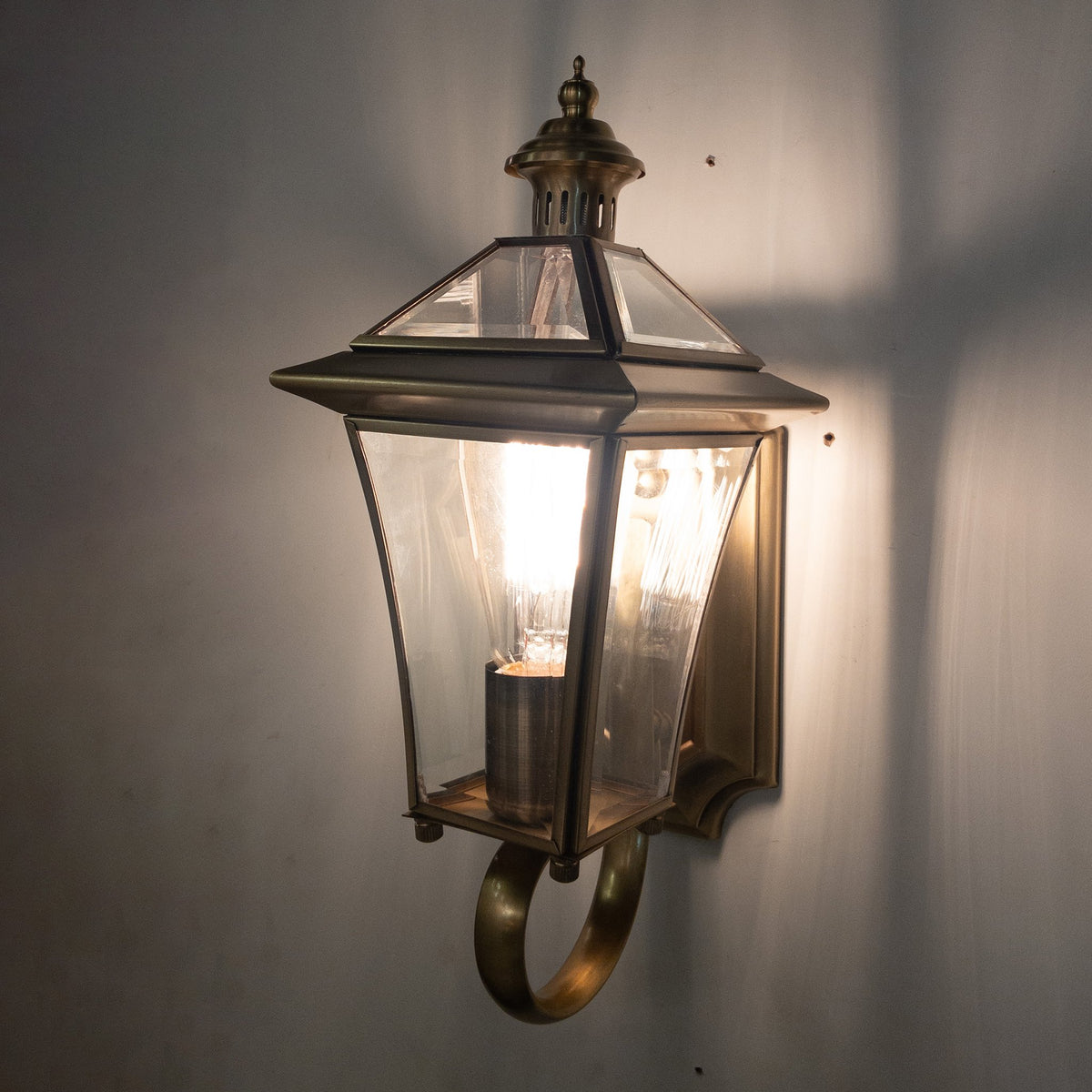 Guiding Wall Lamp