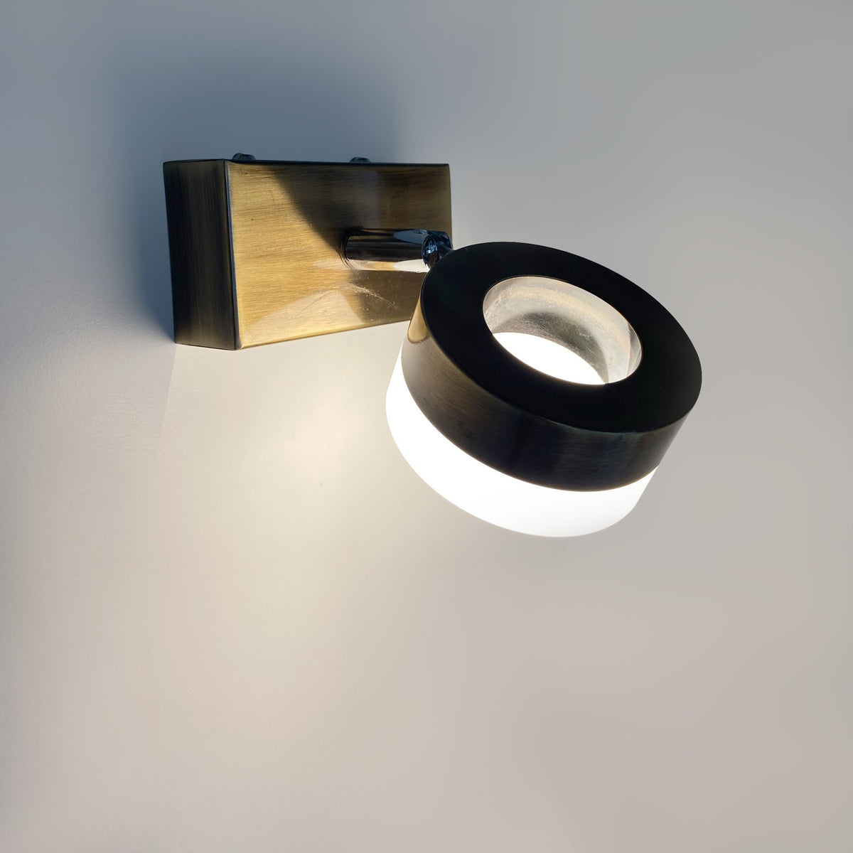 Hallow Single LED Mirror Light India